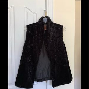 Fur style  black vest size xl